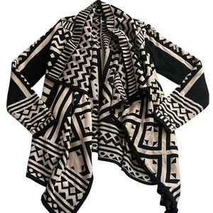 Sisters Geometric Black and Tan Open Front Patterned Cardigan size L